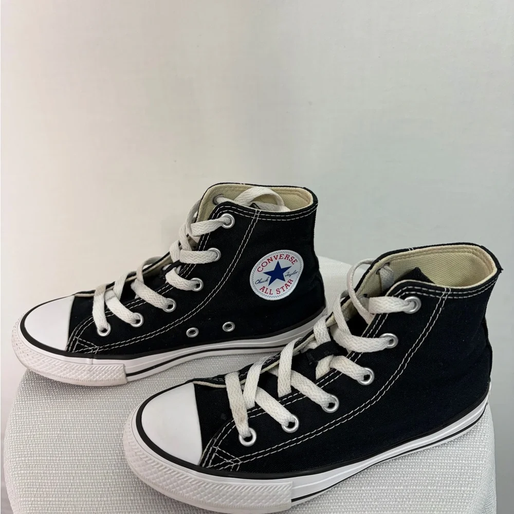 Converse Chuck Taylor All Star High Top Unisex Youth size 1 Black(B118)✨